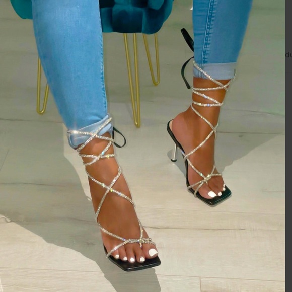 Never Been Worn! Sparkle, Sparkle Sexy Wrap up Leg Sandal! Size 10 - Picture 1 of 6